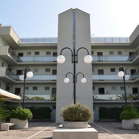 Aparthotel Brezza Di Mare 4*