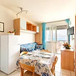 Aparthotel Brezza Di Mare