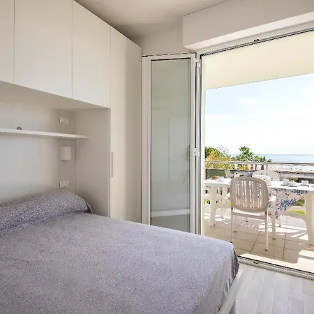 Brezza Di Mare 4*